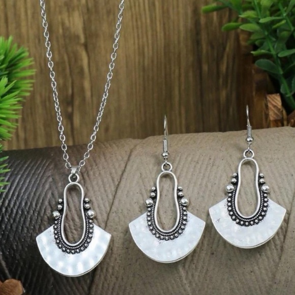 NWT Set: Antiqued Silver Necklace and Matching Earrings, Stainless Steel - Picture 2 of 3